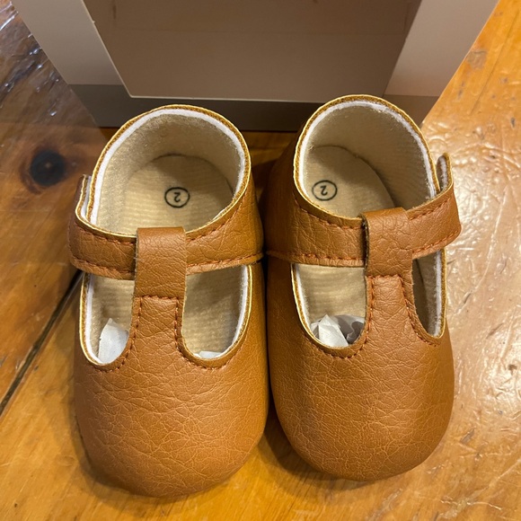 Sweet Swag Mary Jane T-Strap Baby Walker Shoes size 2 - Picture 2 of 4